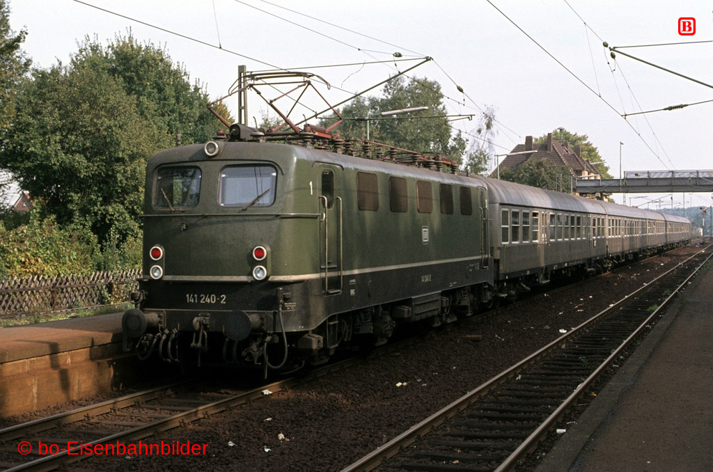 04780_141_09B_24-db.jpg