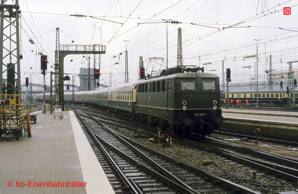 09554_140_19B_26-db.jpg